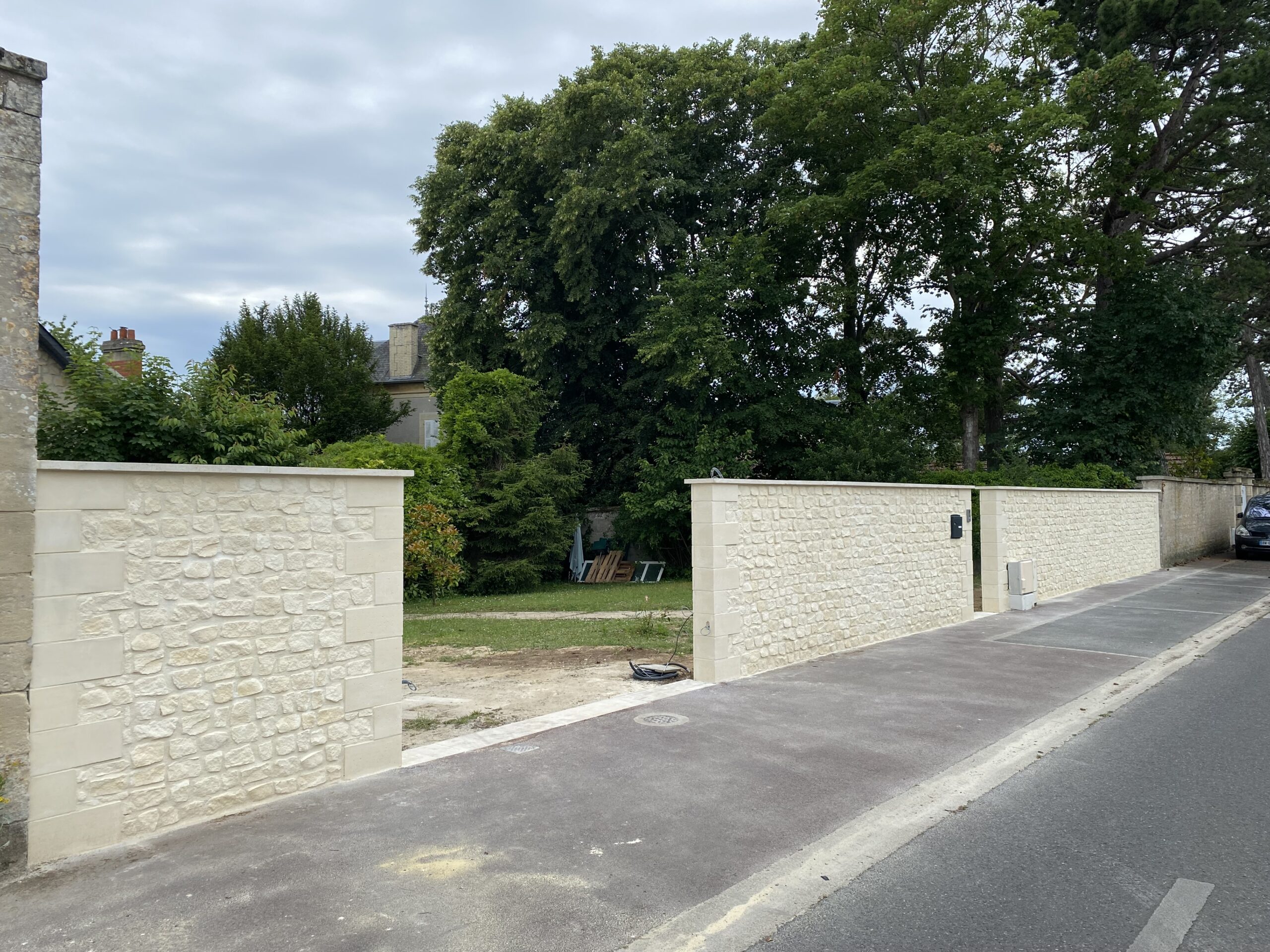 mur parement douvres la délivrande